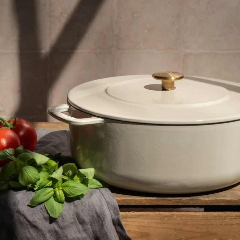 Cast Iron Dutch Oven Ø 28 cm Sand hover image
